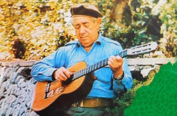 Carlos, el cantor del pueblo