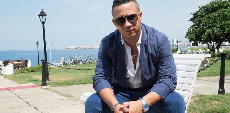 Maikel Blanco adereza la música cubana