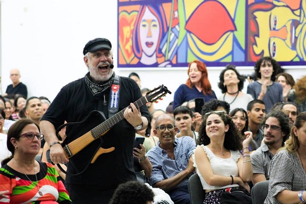 Casa Trovada. Frank Delgado en sus 45 años de vida artística