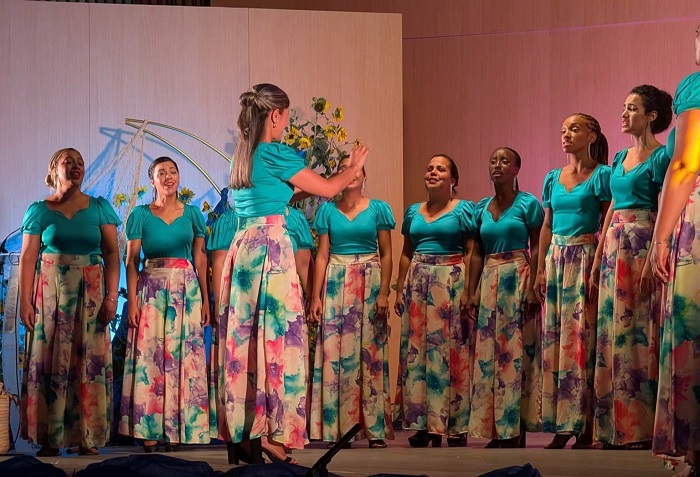 Vocal Luna deslumbra en Totana 