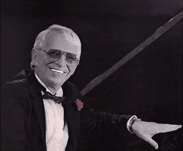 Frank Domínguez