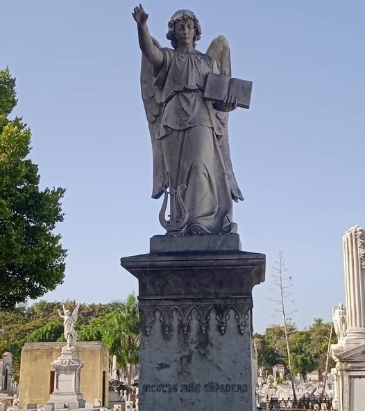 Panteón música Nicolás Ruiz Espadero