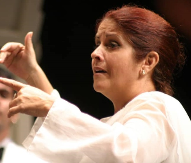 Alina Orraca: la directora que hace cantar a La Habana