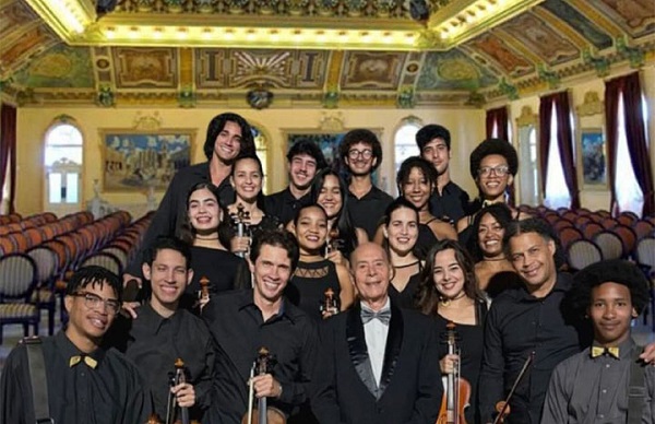 Orquesta de Cámara Música Eterna brinda con cuerdas por más amor y amistad