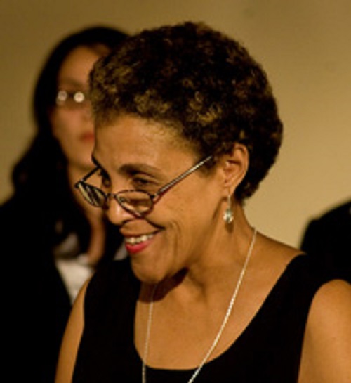 Corina Campos: la voz que guía coros y generaciones