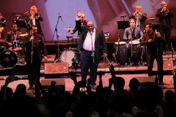 Alexander Abreu gana premio al Mejor Artista de Salsa Cubana en Perú