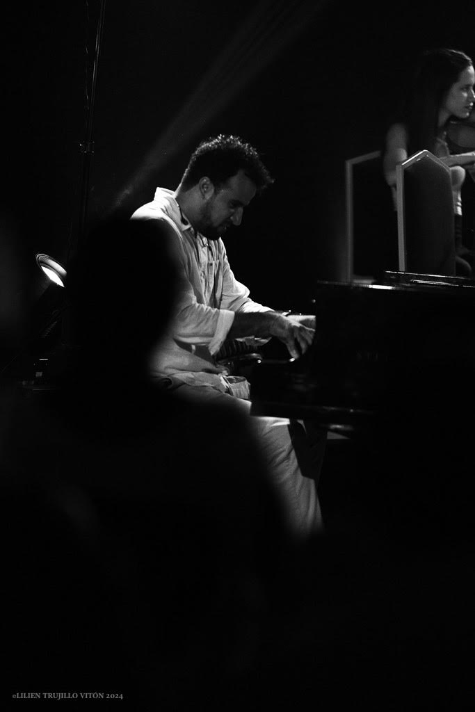 Ernesto Oliva: De regreso a la aldea