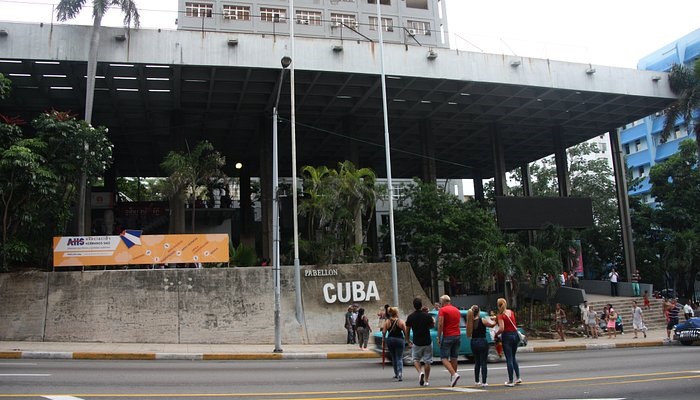 “Tres tazas” en la Pérgola del Pabellón Cuba