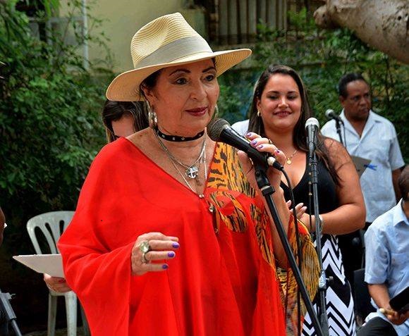 María del Carmen Prieto: la voz que convierte la décima en emoción viva