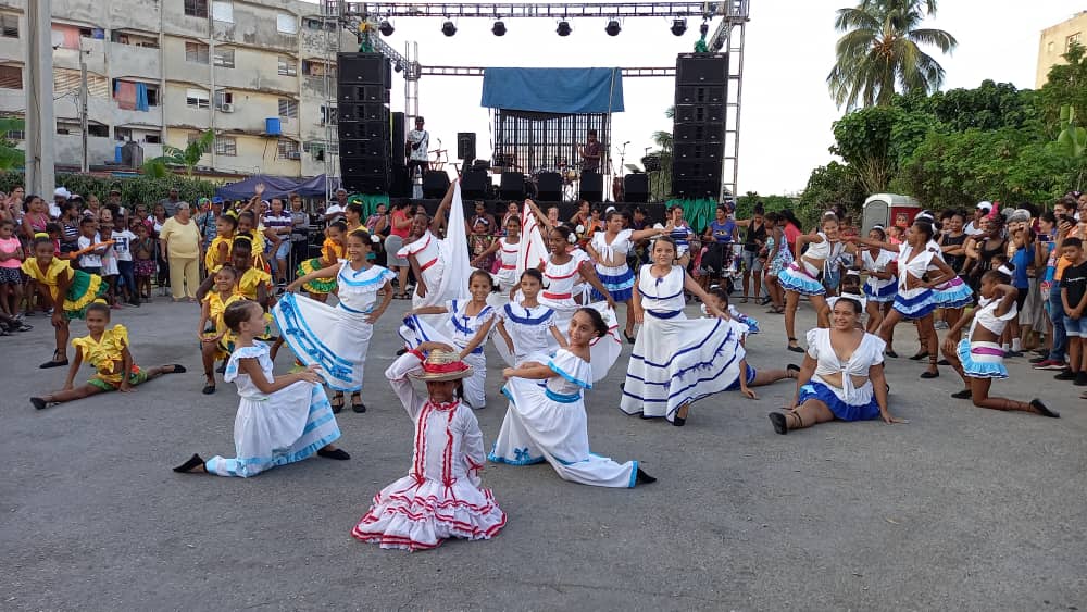 Acontratiempo: aprender a moverse al ritmo de la música