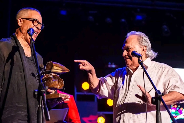 Recibe Gran Premio Cubadisco 2026, Isaac Delgado, por su fonograma Mira como vengo