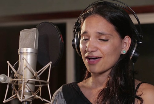 «Allá voy»: Annie Garcés le canta a la amistad y a la memoria de Eduardo Sosa